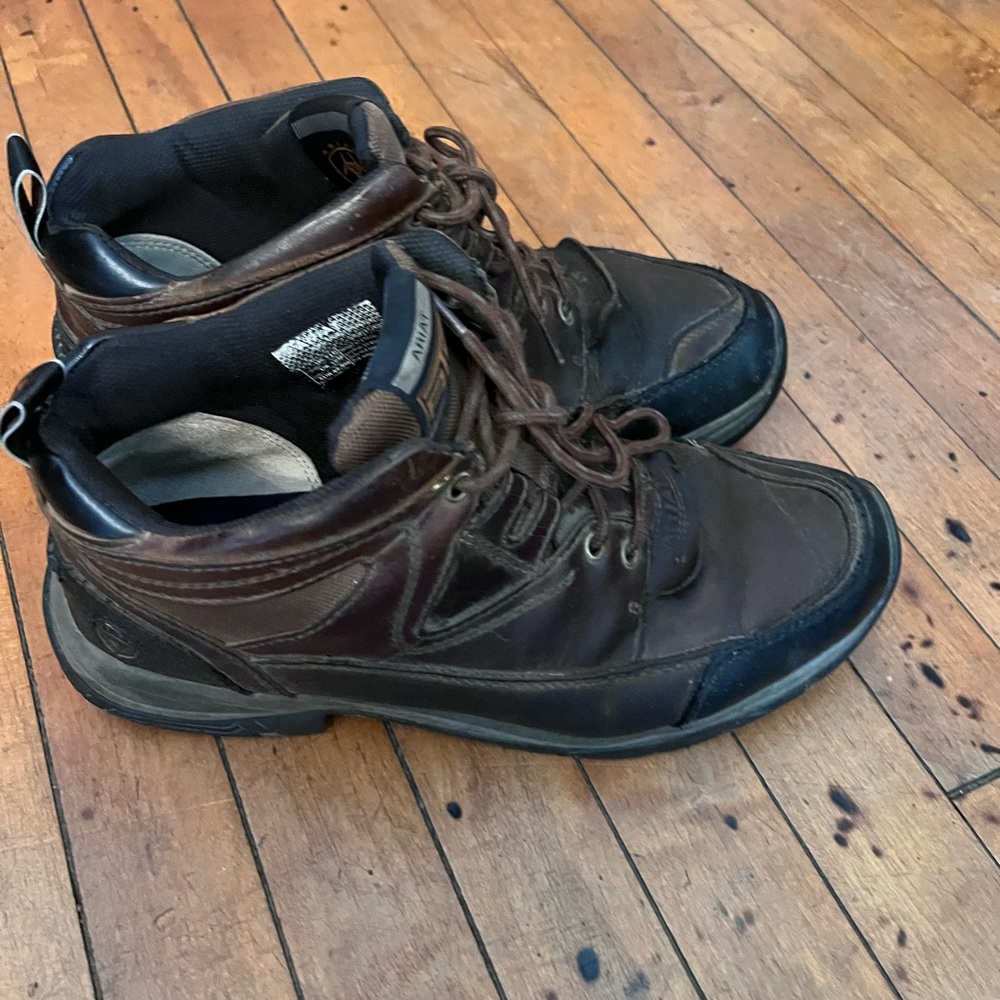 Ariat ATS technology lace up boots